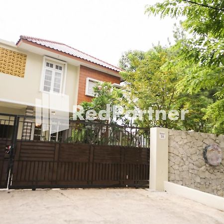 Fazza Syariah Mitra Reddoorz Hotell Jakarta Exteriör bild