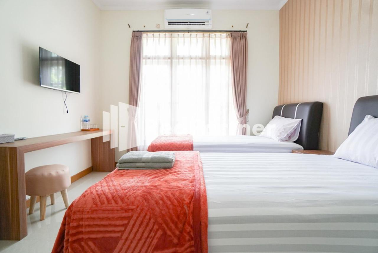 Fazza Syariah Mitra Reddoorz Hotell Jakarta Exteriör bild