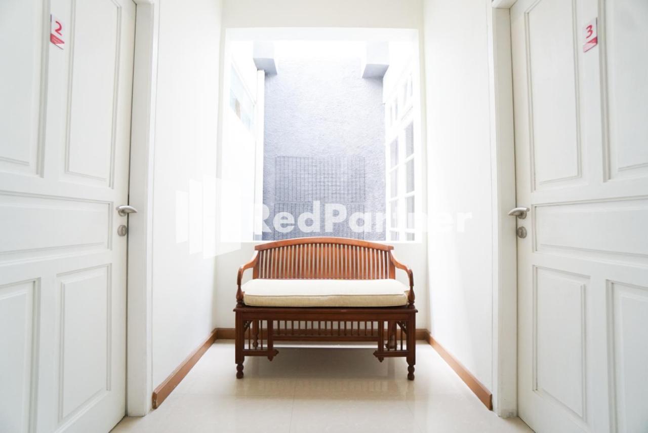 Fazza Syariah Mitra Reddoorz Hotell Jakarta Exteriör bild