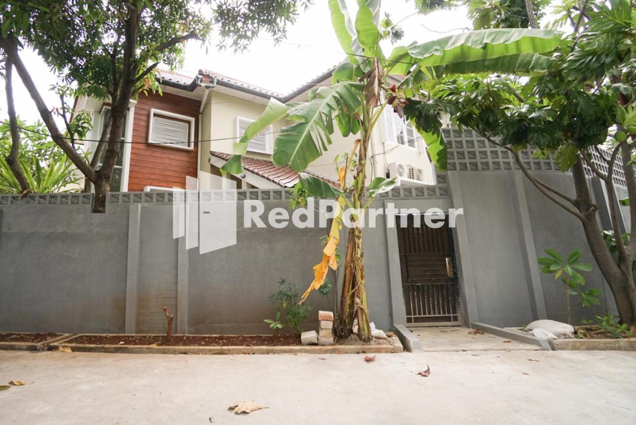 Fazza Syariah Mitra Reddoorz Hotell Jakarta Exteriör bild