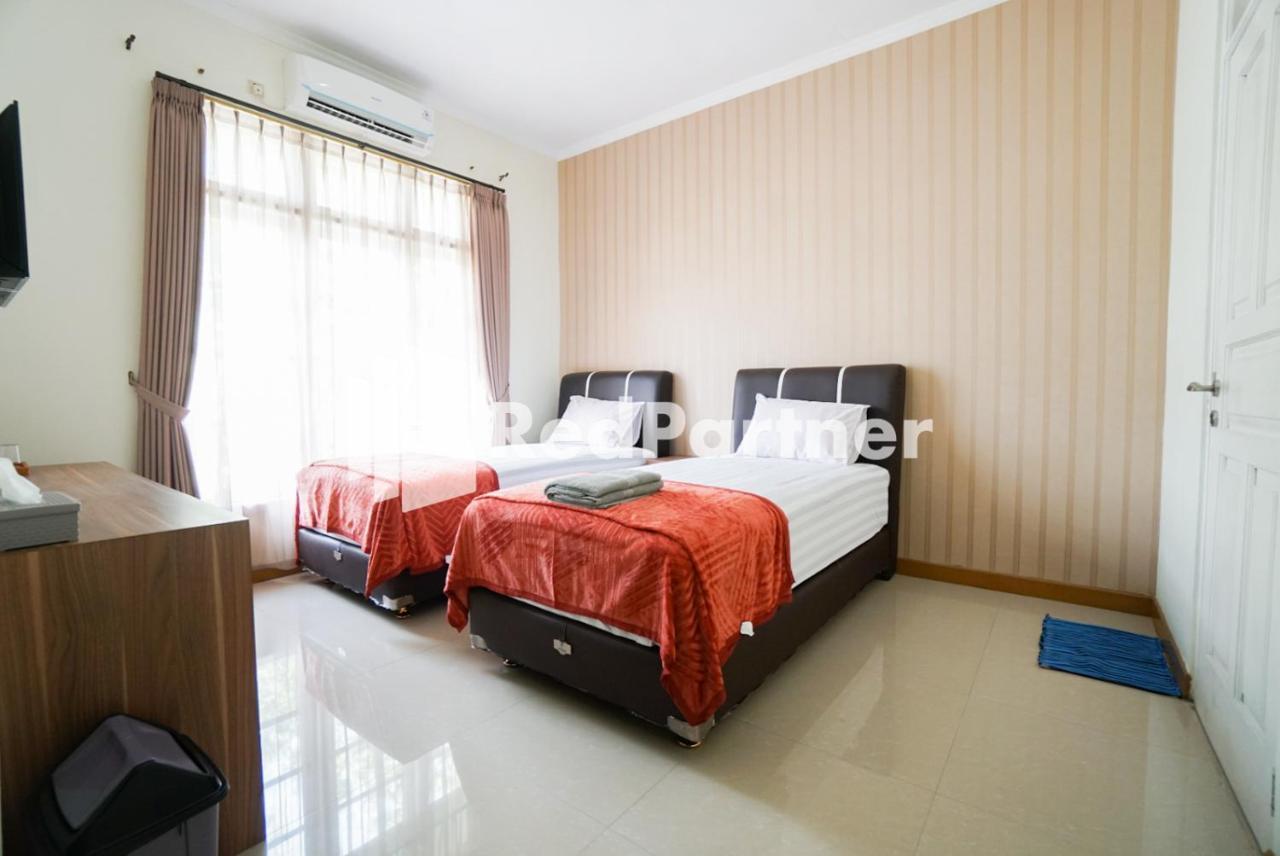 Fazza Syariah Mitra Reddoorz Hotell Jakarta Exteriör bild